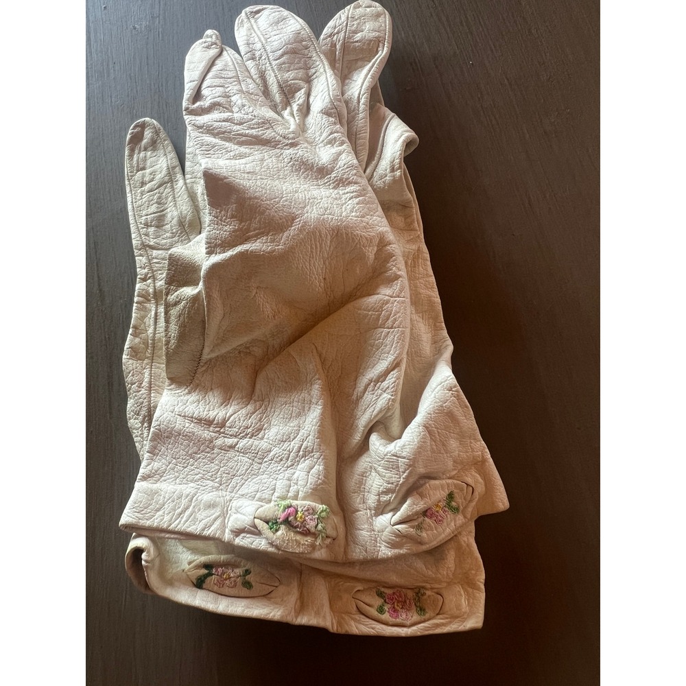 Vintage Leather Gloves Small Cream White Floral Embroidered Wrist Length Retro